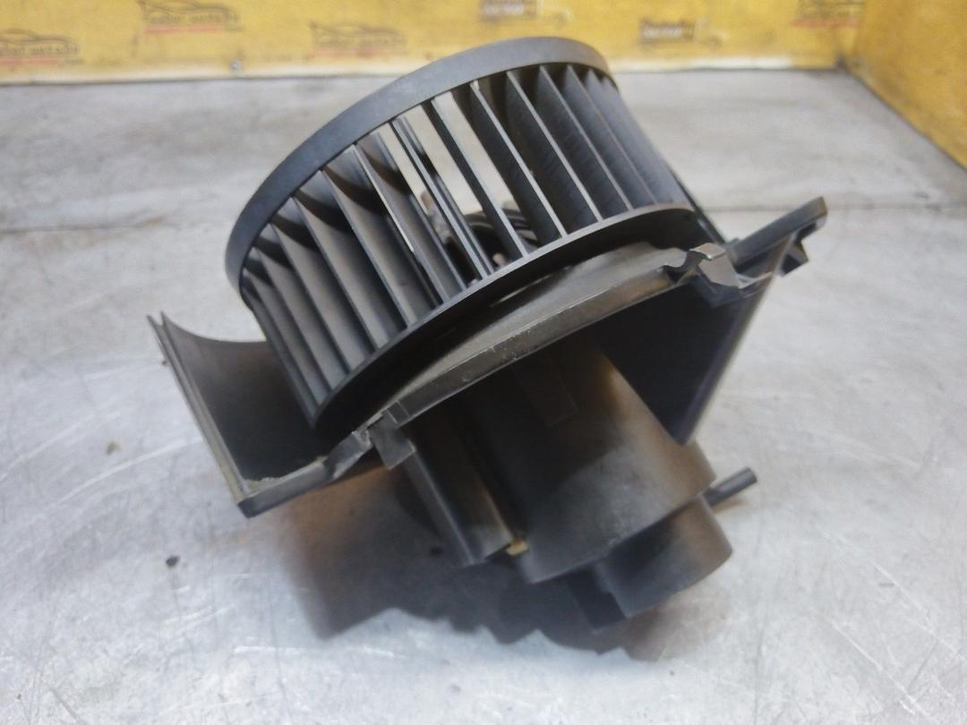 Моторчик печки Q42X2I Opel Astra - Фото 2