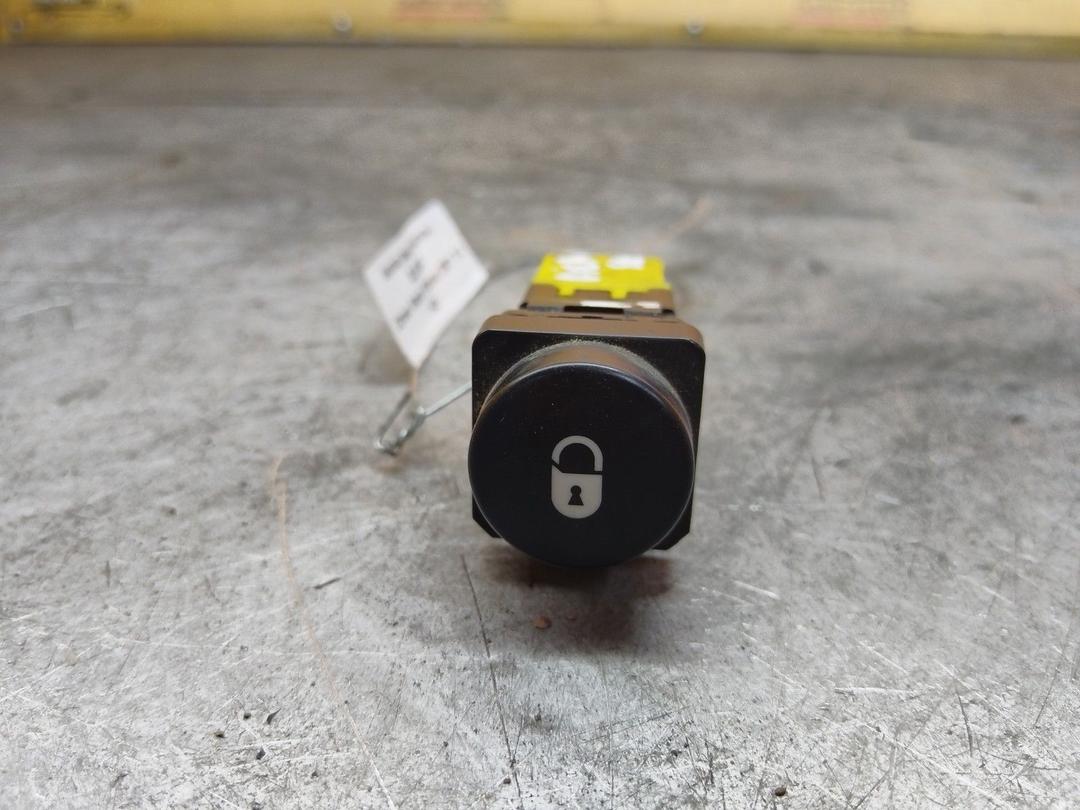 Кнопка (выключатель) 3L8W7R Citroen Xsara Picasso