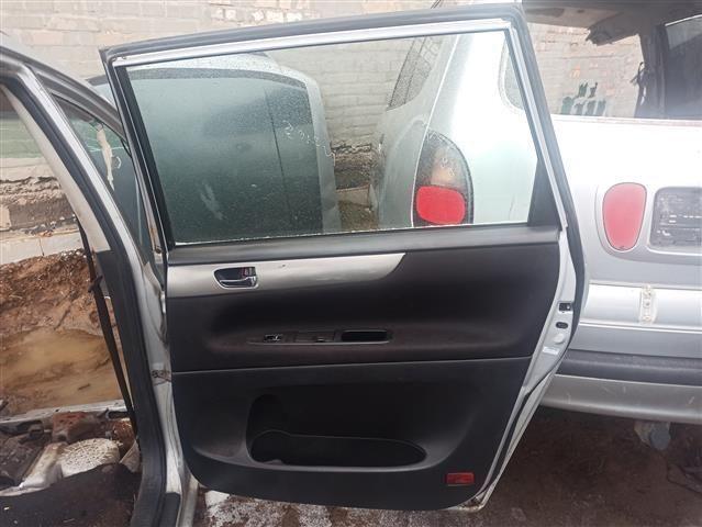 Стеклоподъемник задний правый A42403 Toyota Avensis Verso