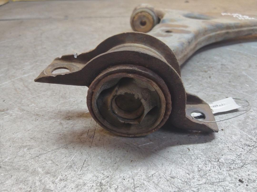 Рычаг передний правый DR1M2E Ford Focus купить в магазине запчастей бу