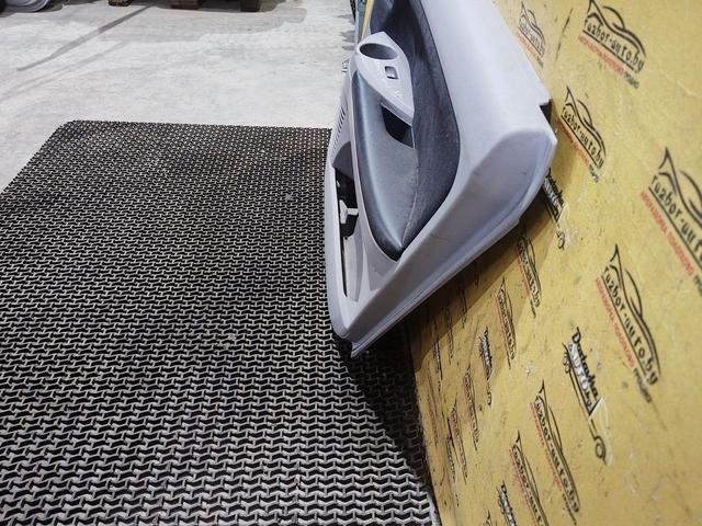 Обшивка двери задней правой (дверная карта) RJEU5Y Mitsubishi Grandis купить на авторазборке