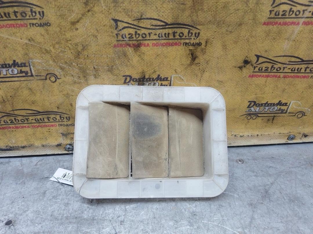 Решетка вентиляции кузова PWB4F9 Toyota Corolla купить