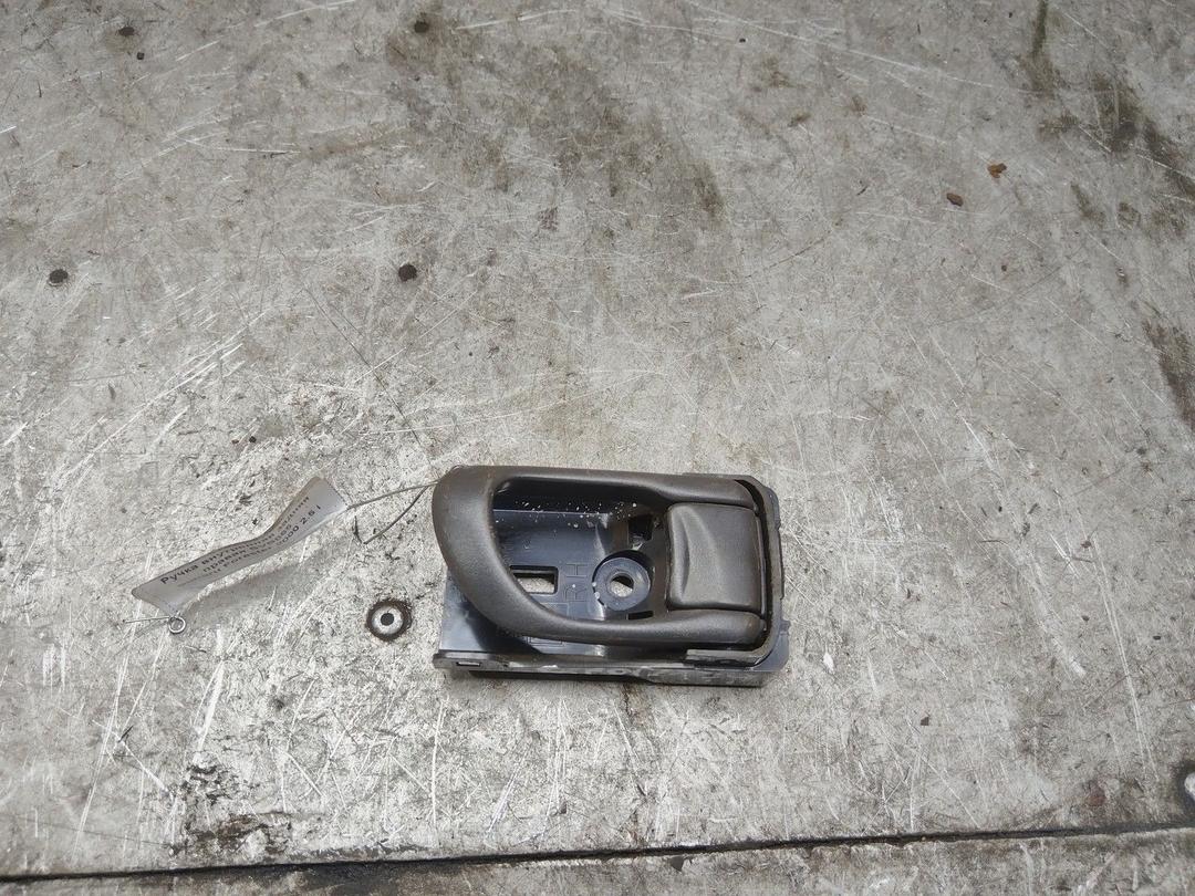 Ручка внутренняя задняя правая SVS865 Subaru Forester