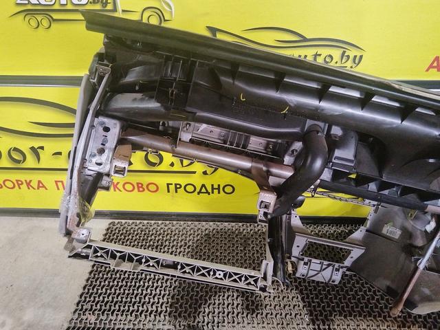 Панель передняя салона (торпедо) R4W0BG Citroen C5 undefined