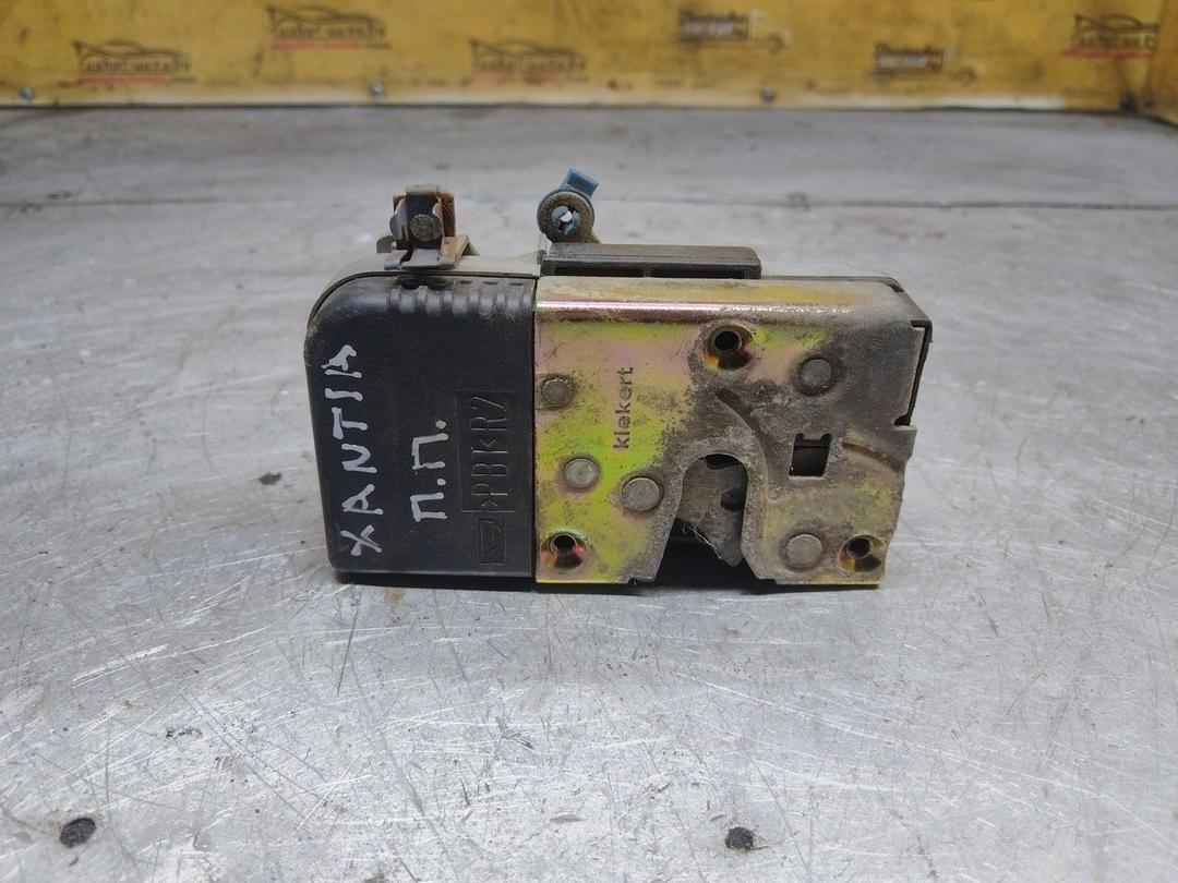 Замок двери передней правой 1BOY70 Citroen Xantia