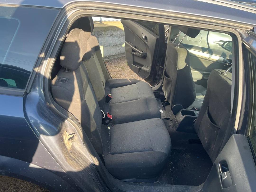 Сиденье заднее 7Q1FTA Opel Astra