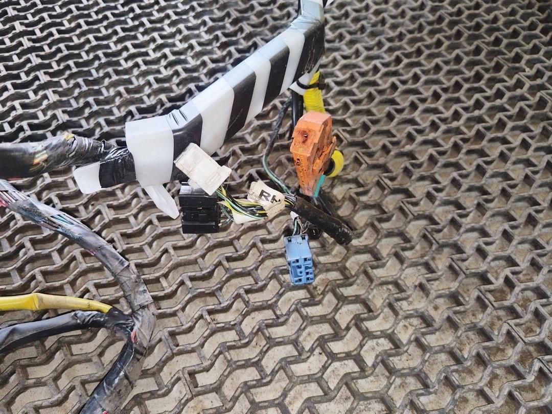 Проводка салона HUC767 Mitsubishi Carisma - Фото 7