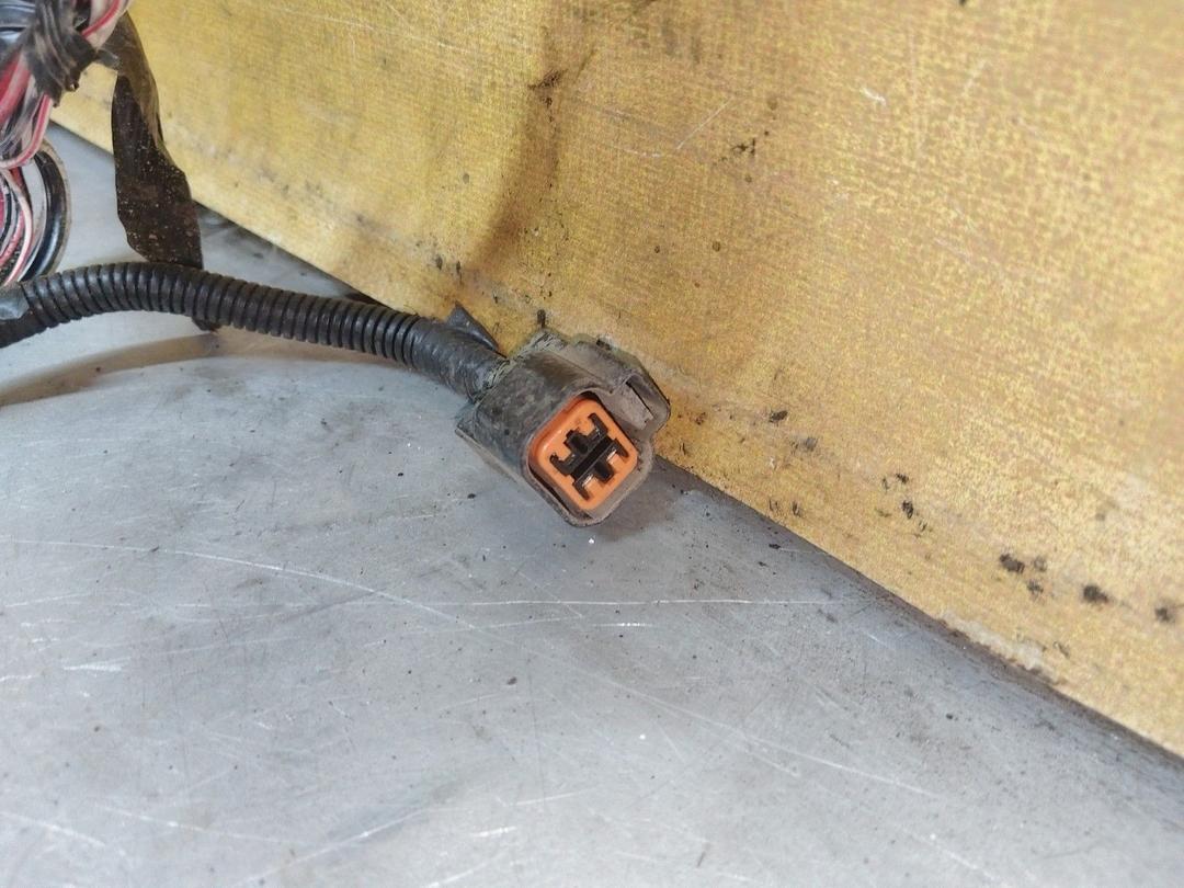 Проводка двигателя LL6O2Y Mitsubishi Carisma - Фото 3