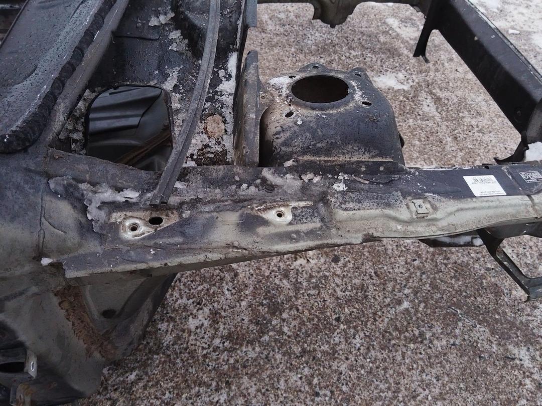 Стакан лонжерона правый 98ALDA Volvo S60 купить в магазине запчастей бу