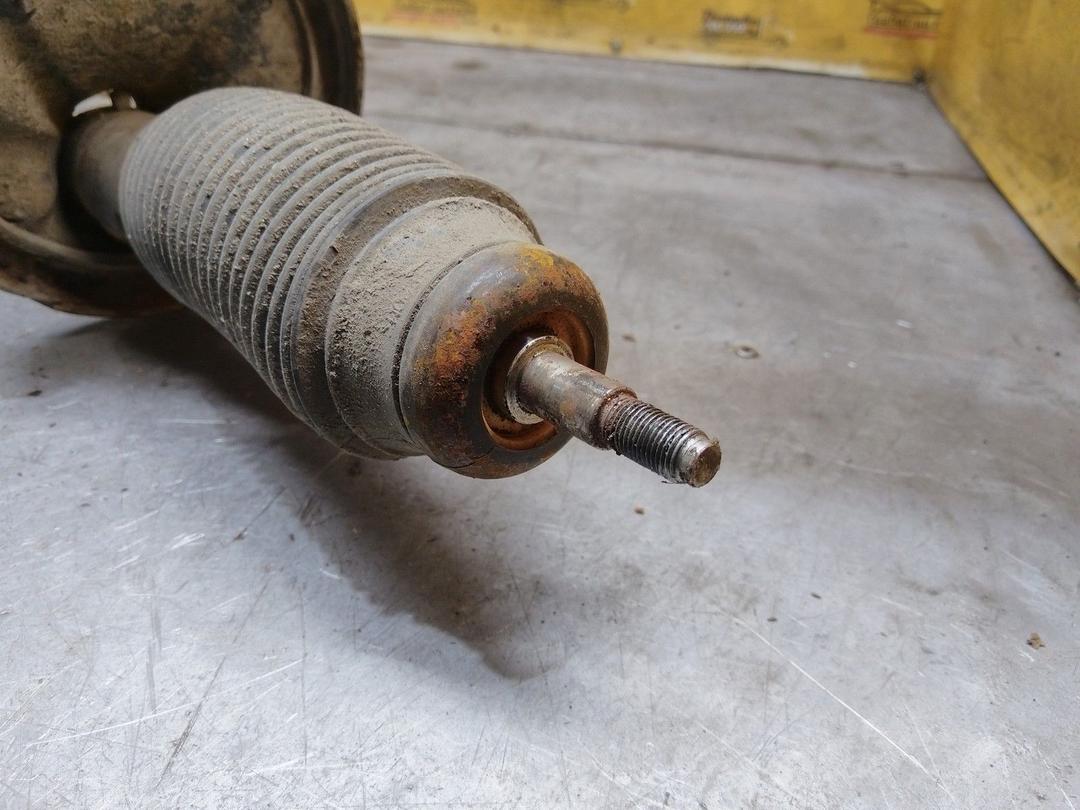 Амортизатор передний левый B316WO Hyundai Trajet - Фото 2