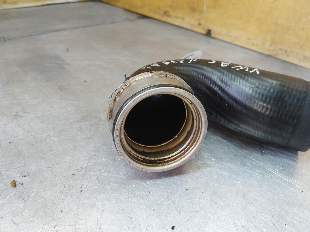 Патрубок интеркулера R7QBFM Volkswagen Passat купить