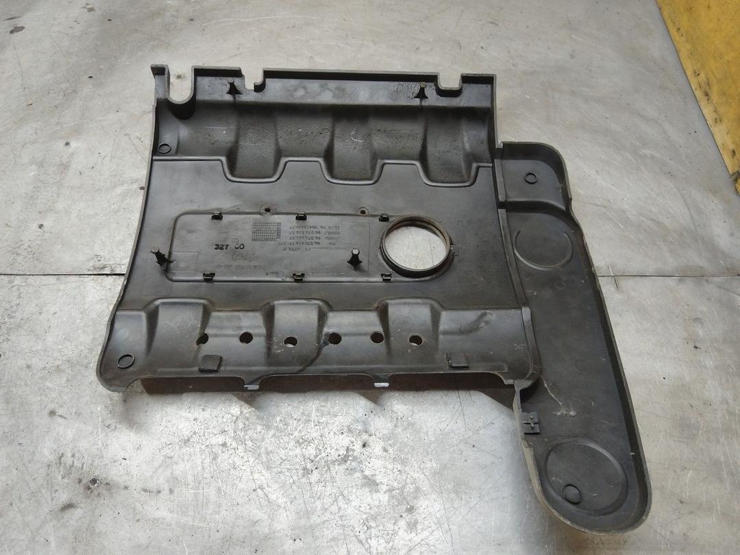 Декоративная крышка двигателя 1YXI86 Peugeot 406 - Фото 2