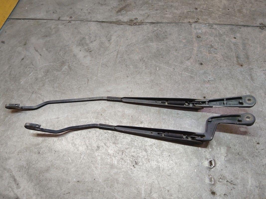 Щеткодержатель (поводок стеклоочистителя, дворник) 1VVDJX Skoda Fabia - Фото 2