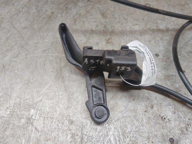 Трос капота 2G8JIW Opel Astra - Фото 3