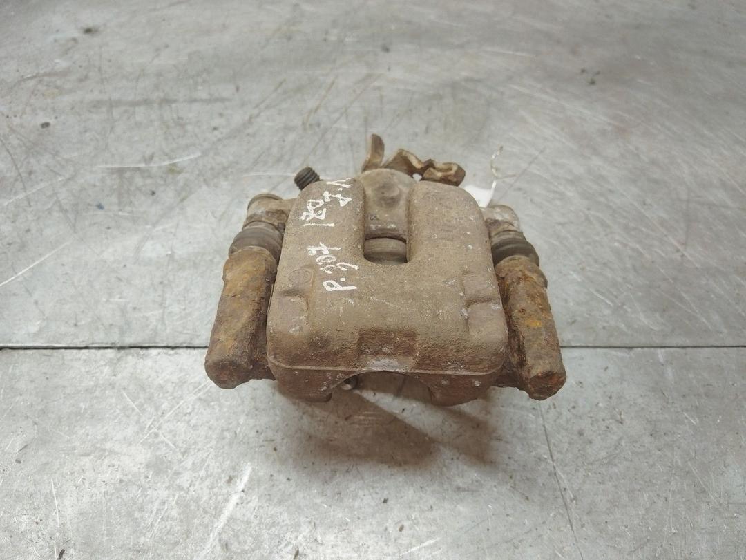 Суппорт задний левый 7Q1P13 Peugeot 307 - Фото 1