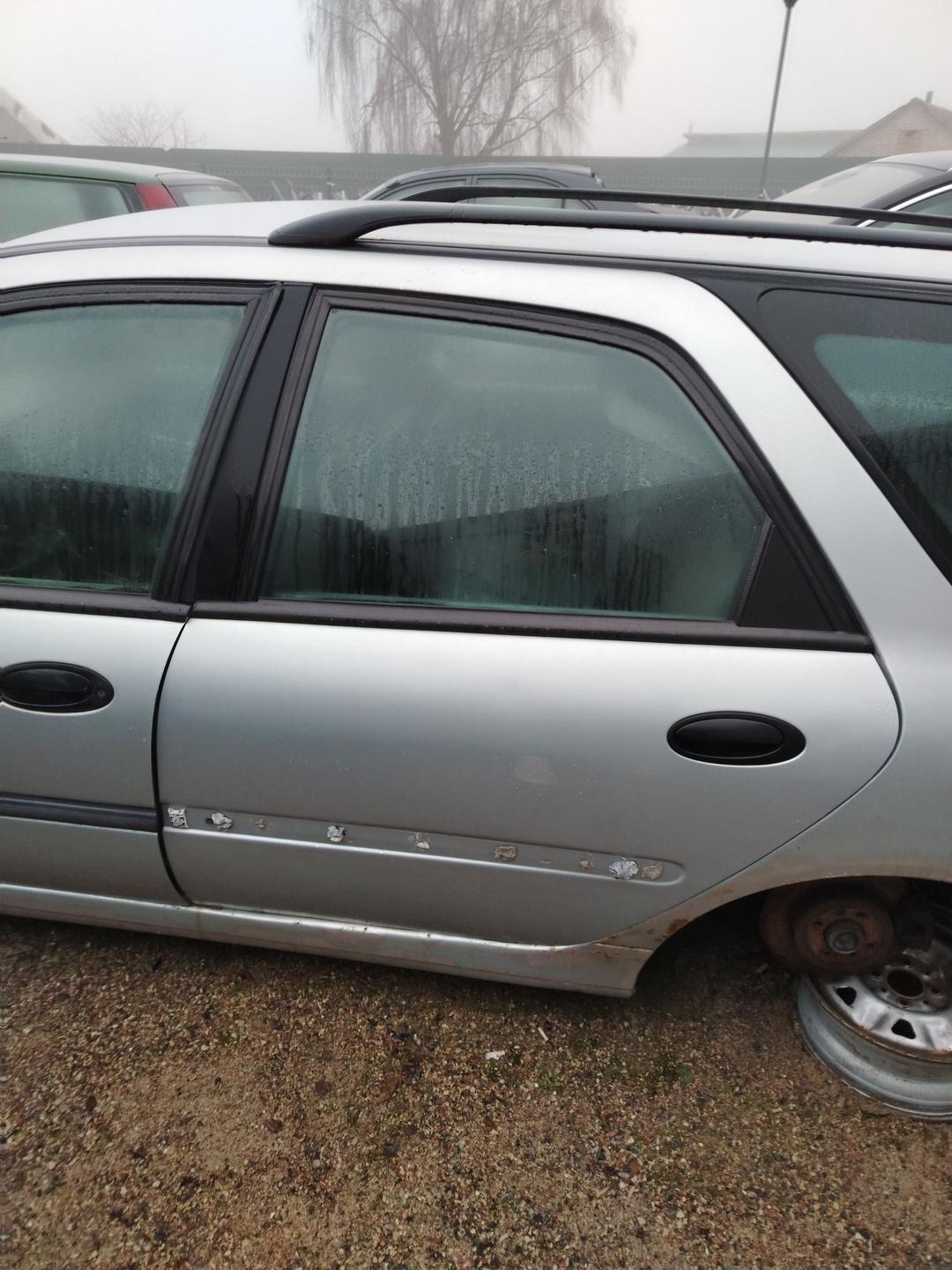 Молдинг стекла двери задней левой наружный E6BUFH Renault Laguna