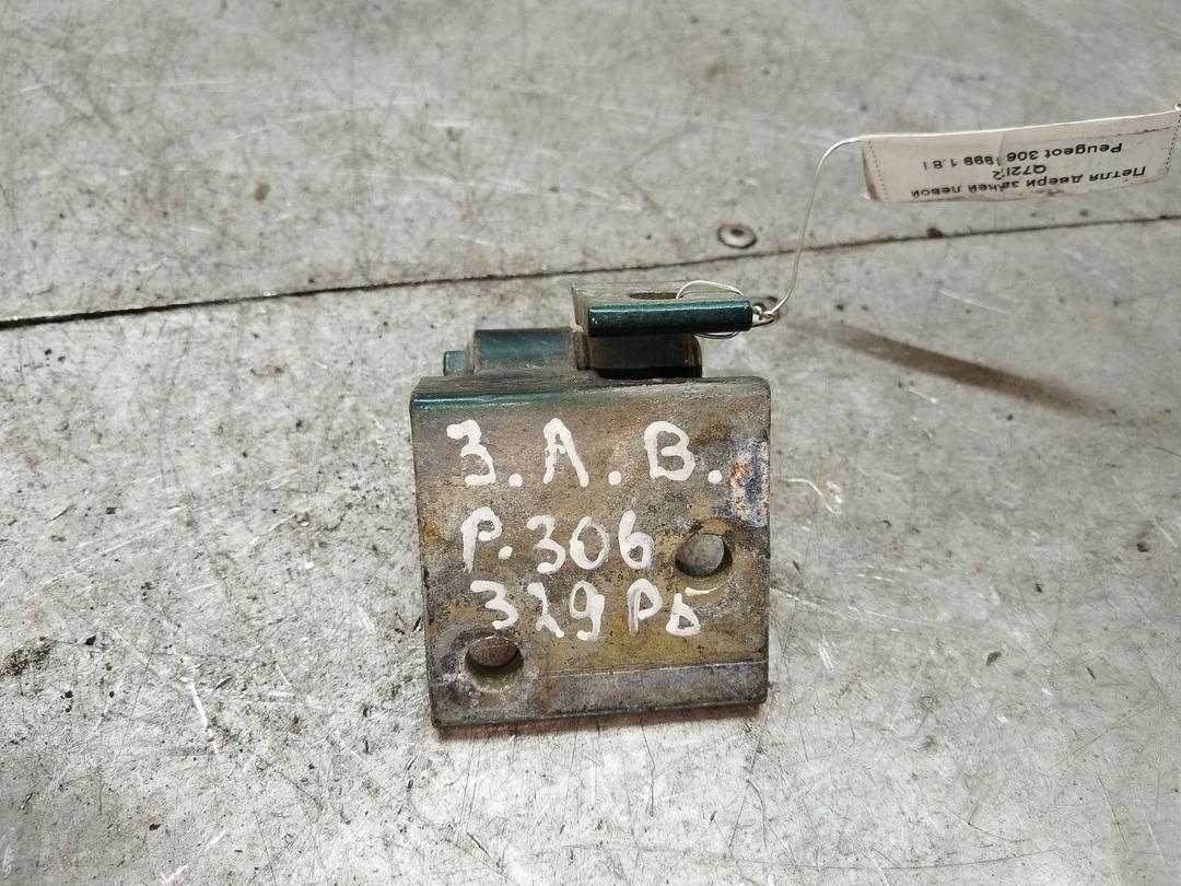 Петля двери задней левой Q72I72 Peugeot 306