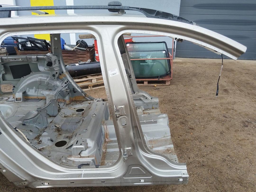 Стойка кузовная центральная правая Q1XAHG Volvo XC70 купить с доставкой