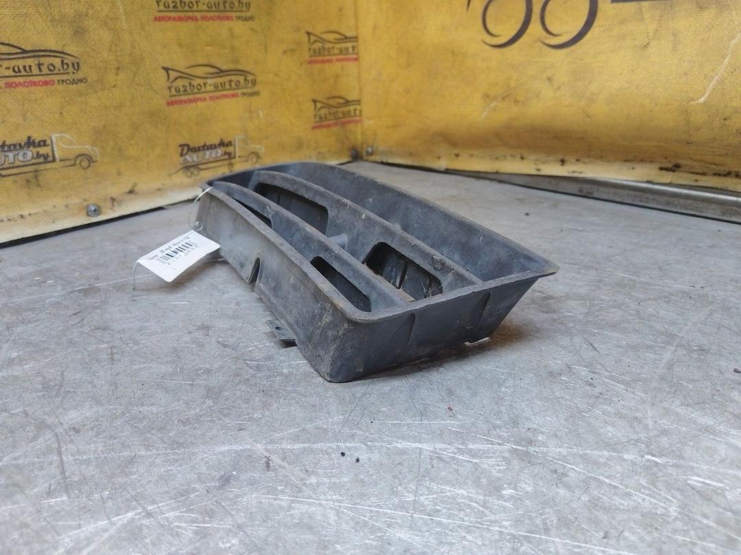 Заглушка (решетка) в бампер передний G8JR3N Volkswagen Golf купить