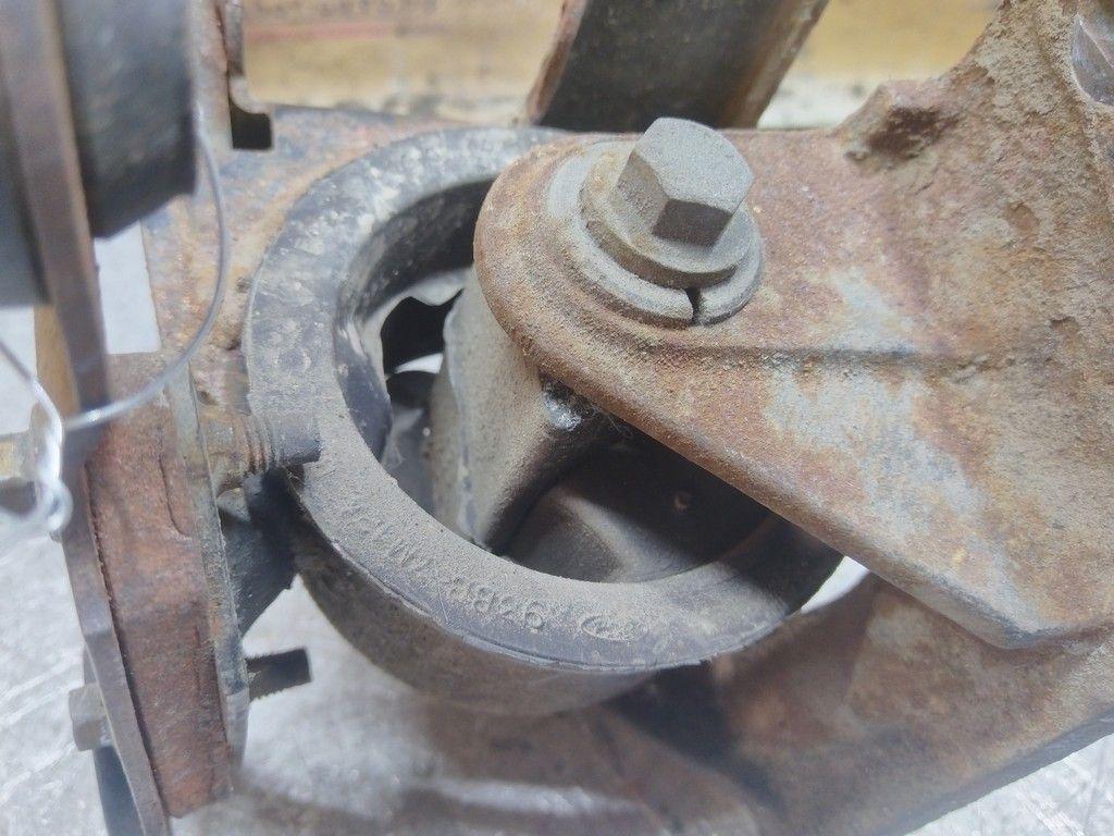 Подушка крепления КПП 3MRZV5 Ford Mondeo - Фото 2