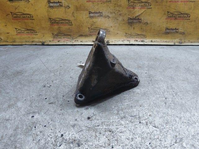 Кронштейн КПП JT7W4G Audi A4 купить с доставкой