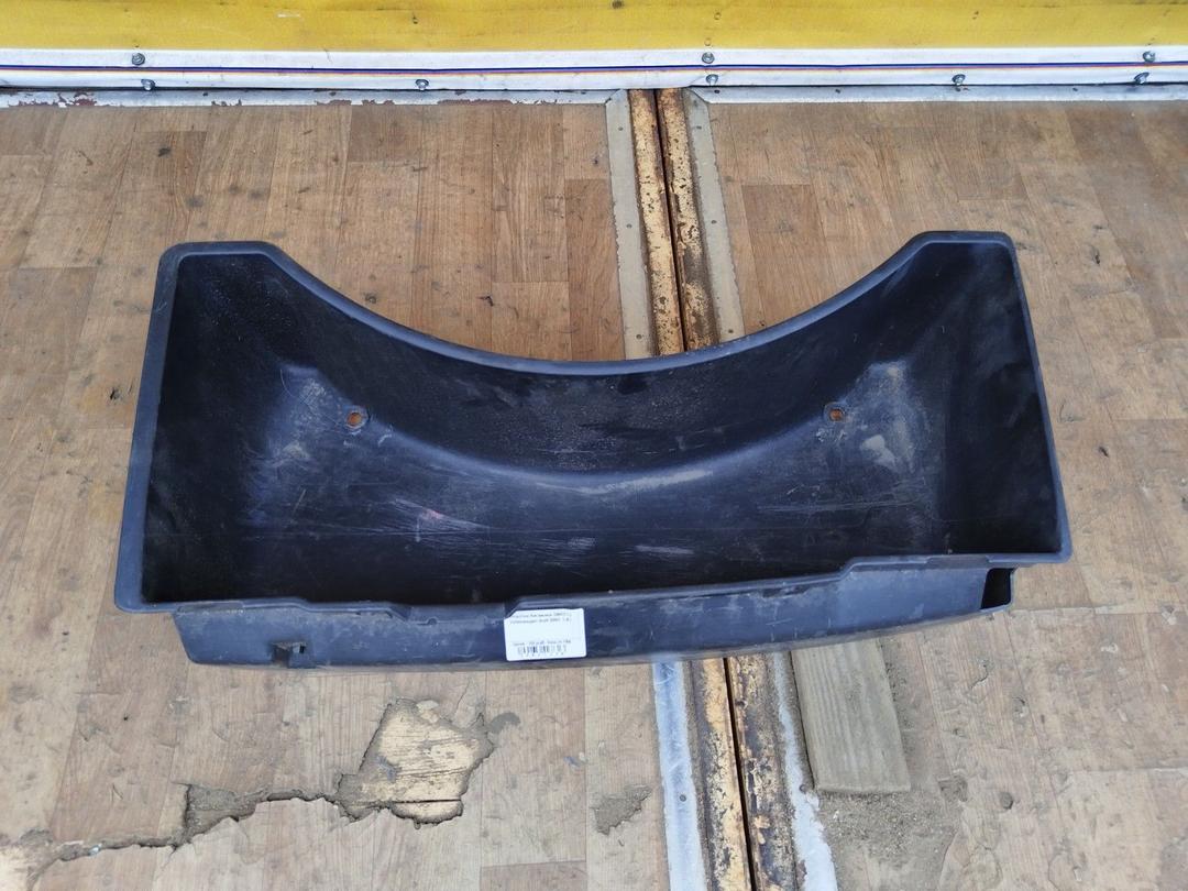 Пластик багажика DB8C1J Volkswagen Golf