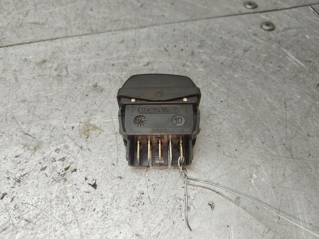 Кнопка стеклоподъемника переднего левого 6U13BS Citroen Xsara Picasso - Фото 2