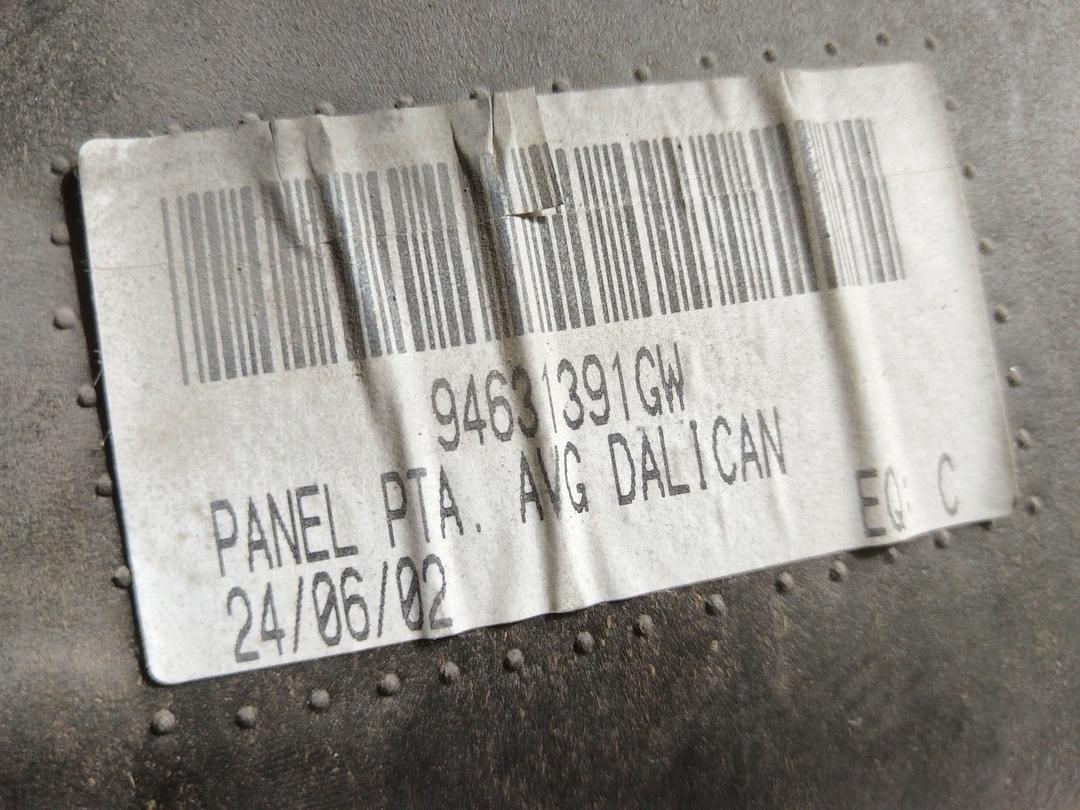 Обшивка двери передней левой (дверная карта) B2N8V0 Citroen Xsara Picasso купить на авторазборке