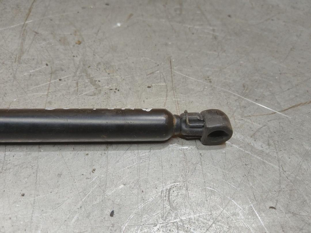 Амортизатор крышки багажника (3-5 двери) 752A0F Audi 100 купить с доставкой