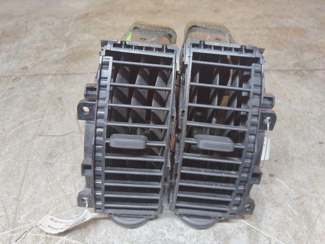 Дефлектор обдува салона 9A9945 Nissan Note купить с доставкой