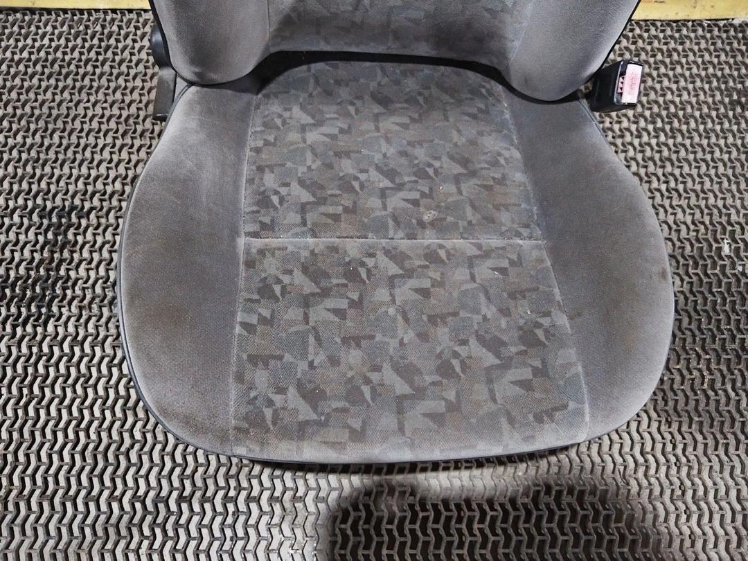 Сиденье переднее ES1WDY Renault Laguna купить с доставкой