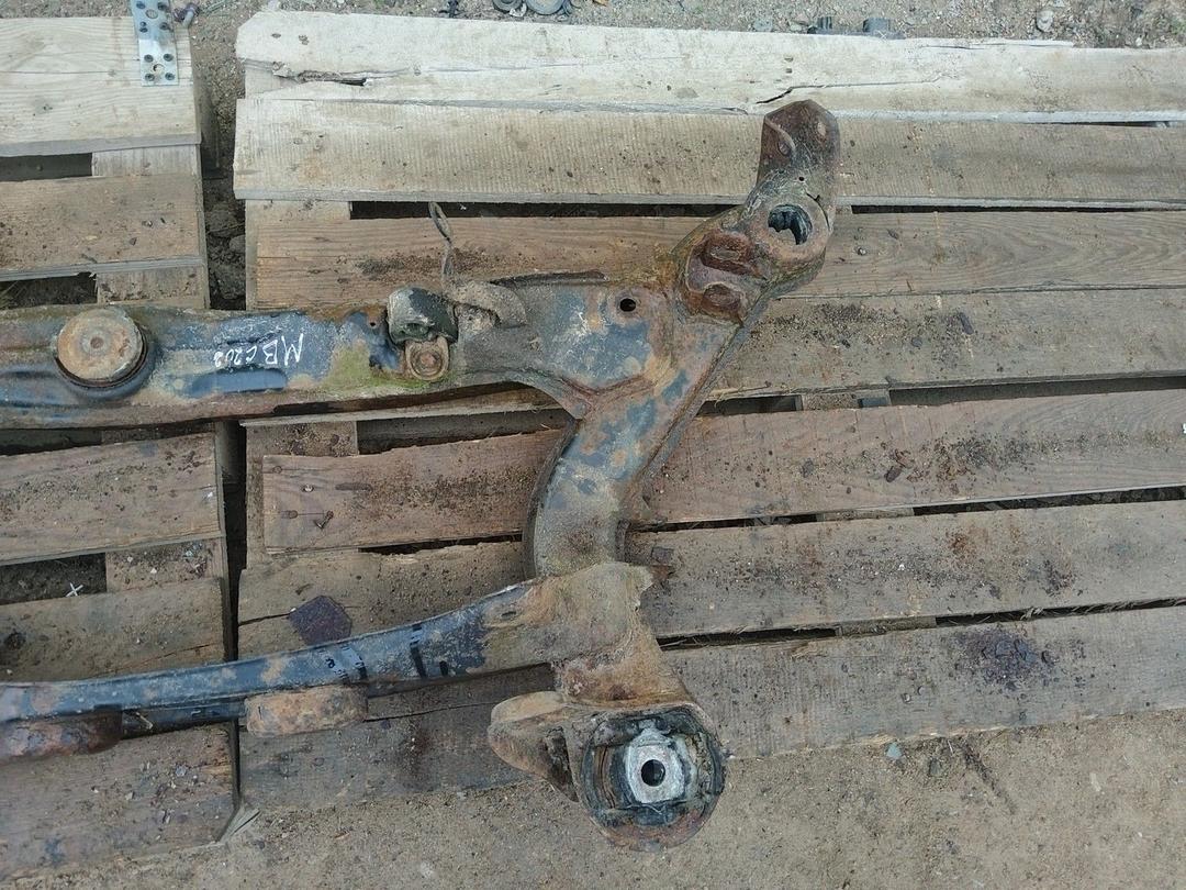 Балка подвески задняя 6D8K37 Mercedes C W202 купить с доставкой