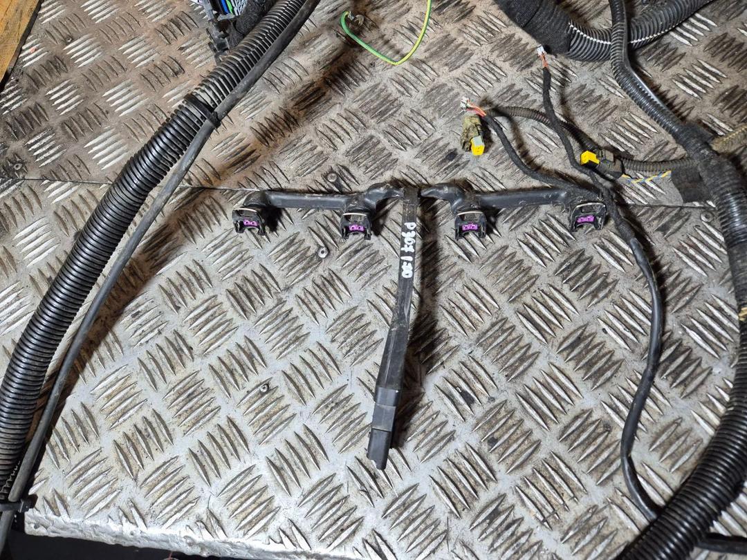 Проводка двигателя 85IQ72 Peugeot 307 купить на авторазборке