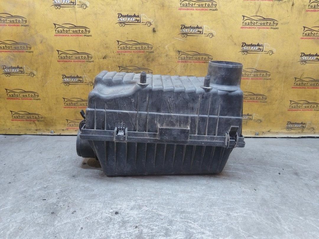 Корпус воздушного фильтра UM6V8J Citroen Evasion