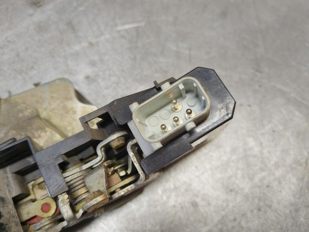 Замок двери задней правой JH7YT9 BMW 5 E39 купить с доставкой