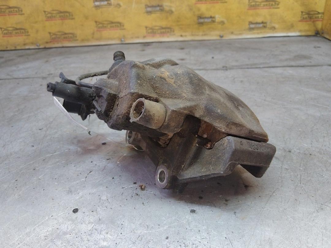 Суппорт передний правый KXF9XC Volkswagen Passat купить в магазине запчастей бу