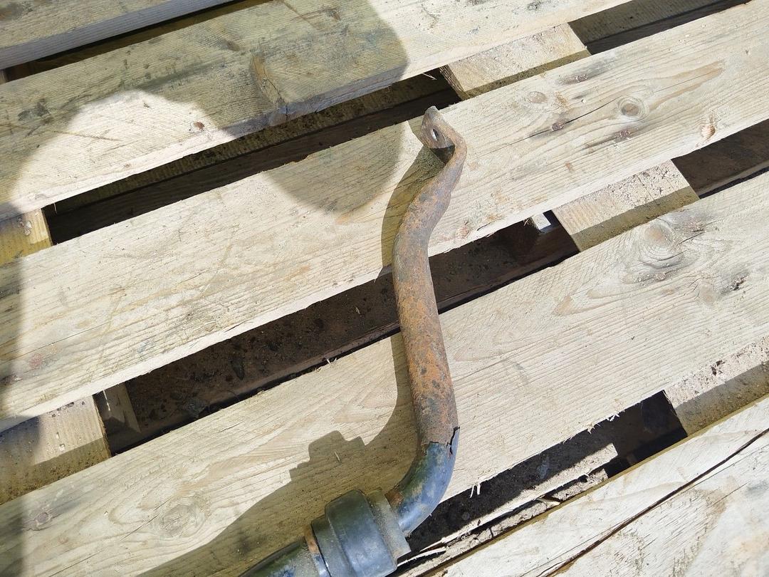 Стабилизатор подвески (поперечной устойчивости) передний E9291E Audi A8 купить на авторазборке