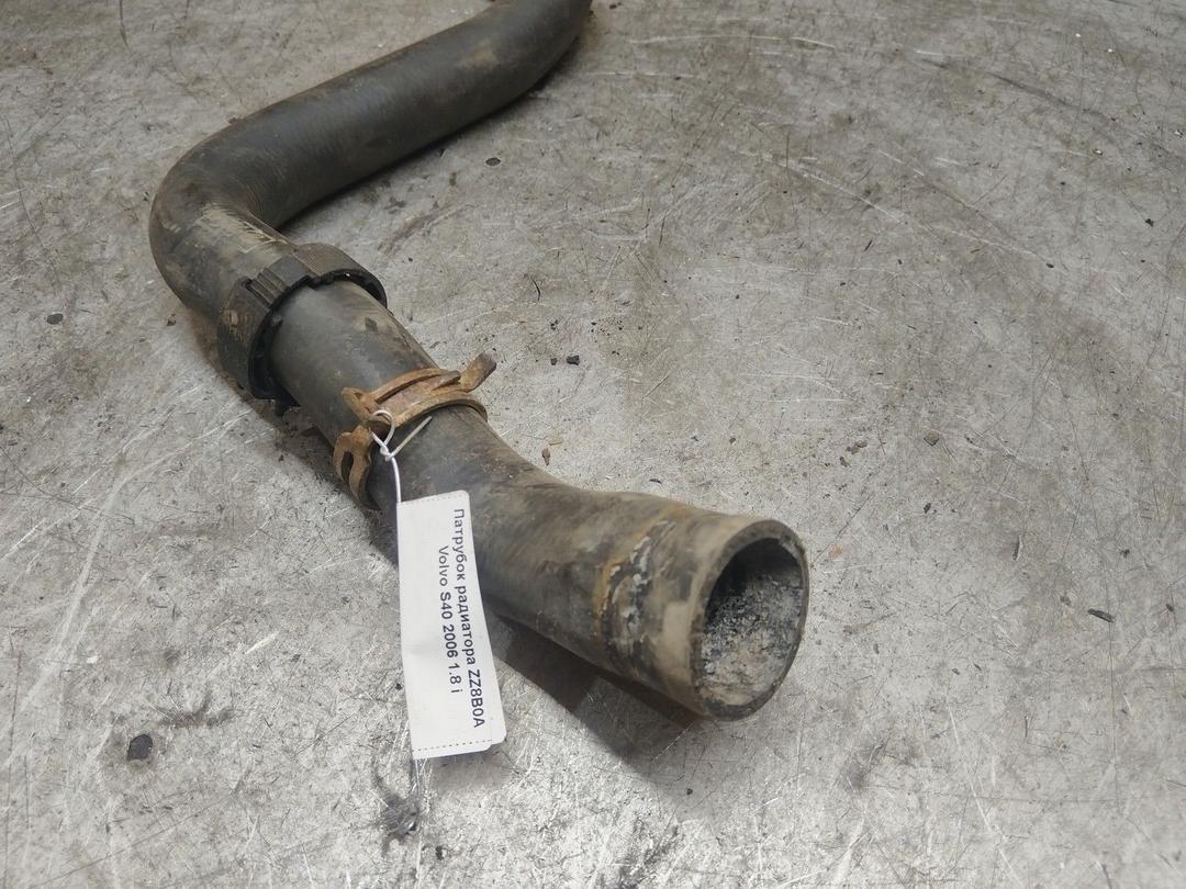 Патрубок радиатора ZZ8B0A Volvo S40 - Фото 3