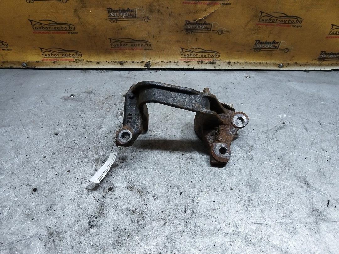 Кронштейн двигателя YVN78A Honda Accord