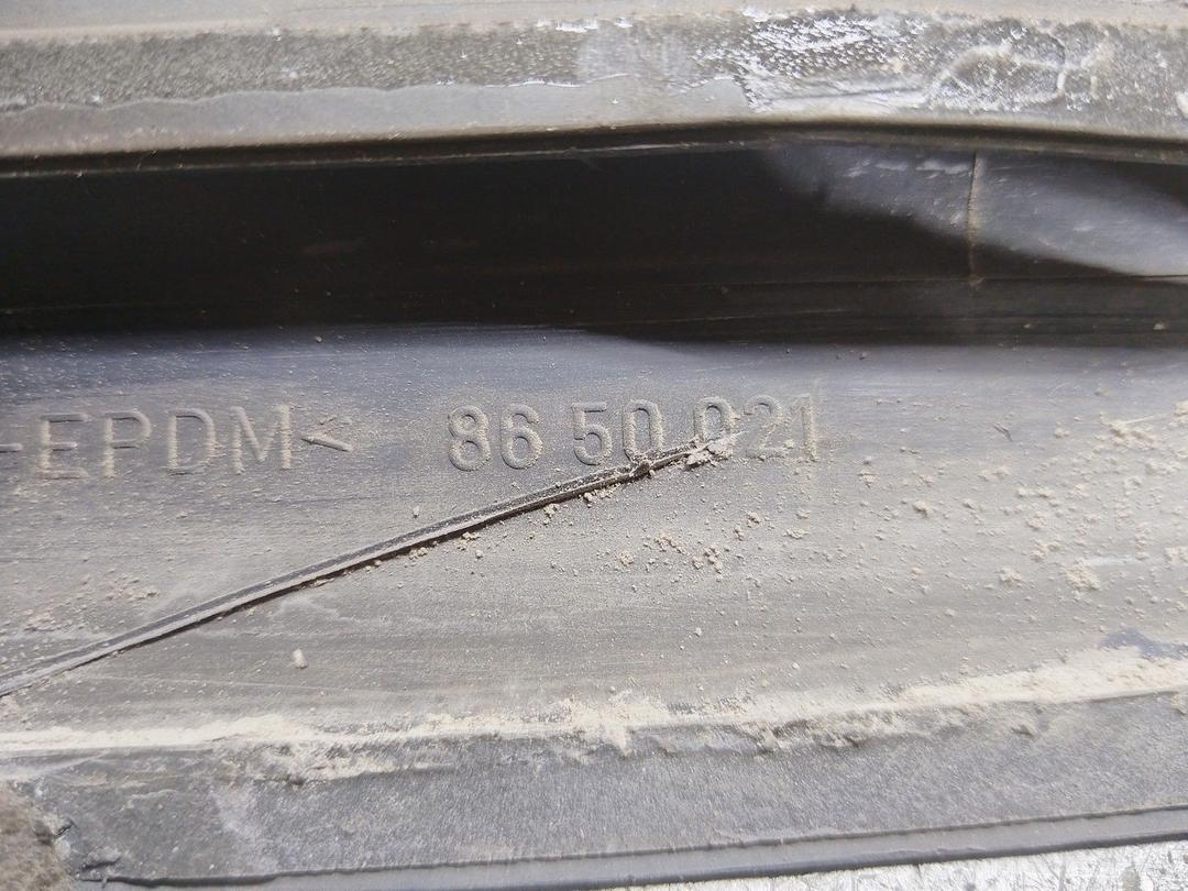 Молдинг двери задней левой 10MYD8 Volvo S60 купить в магазине запчастей бу