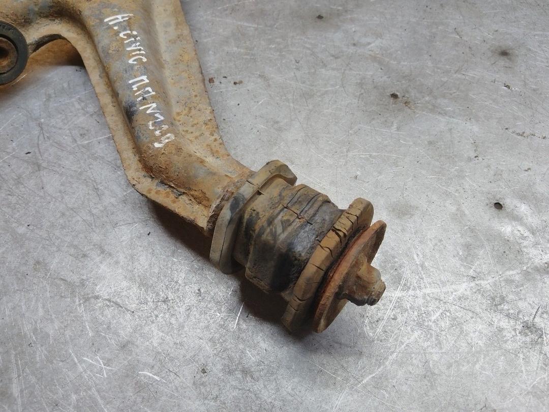 Рычаг передний правый Z4B9CI Honda Civic купить с доставкой. Огромный выбор запчастей и марок авто. У нас есть практически все.