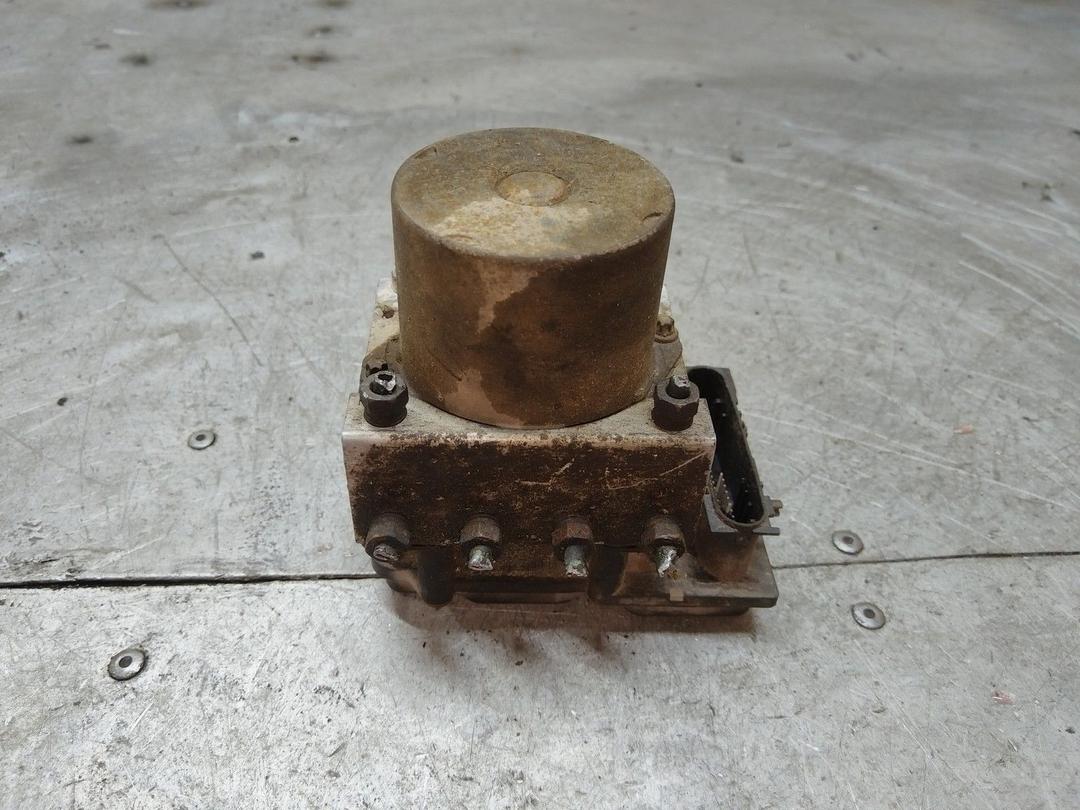 Блок ABS GJO5JU Toyota Avensis