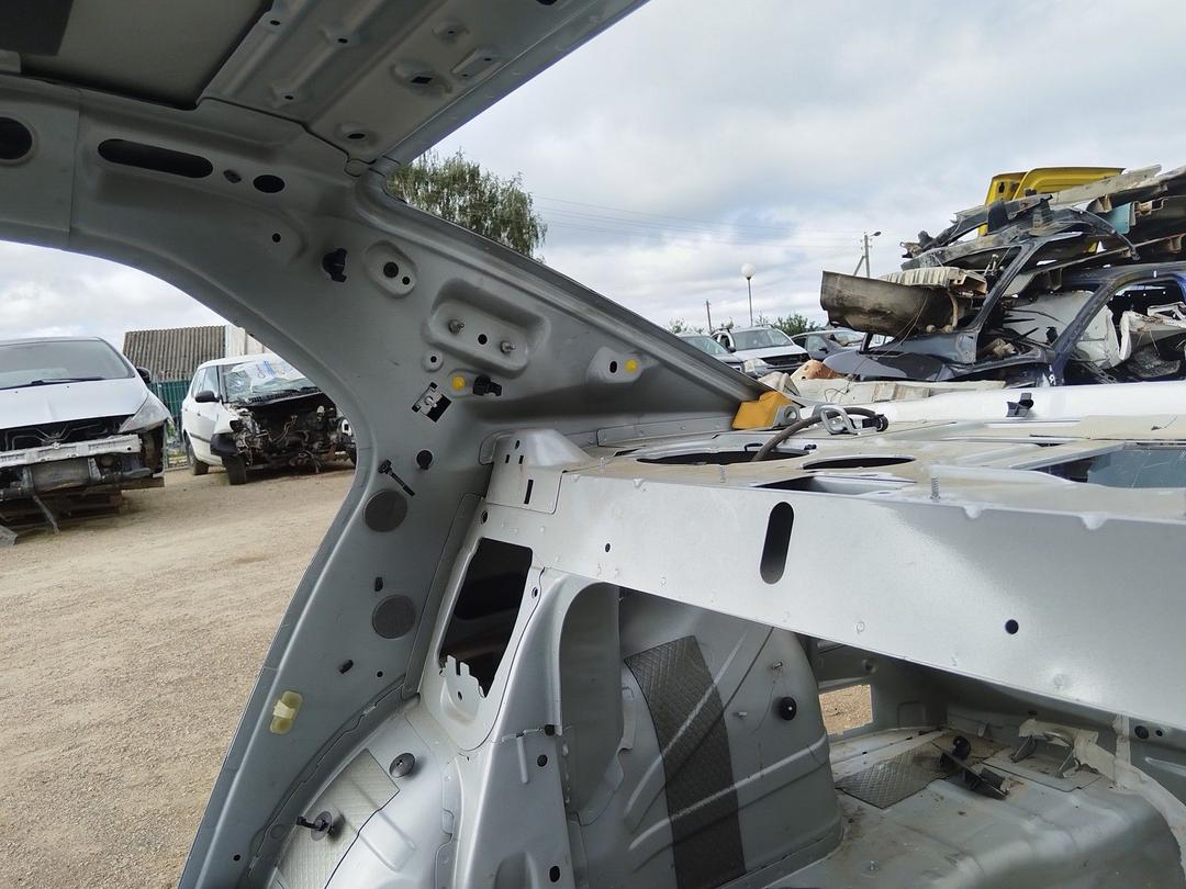 Крыло заднее правое YUX186 Saab 9-3 undefined