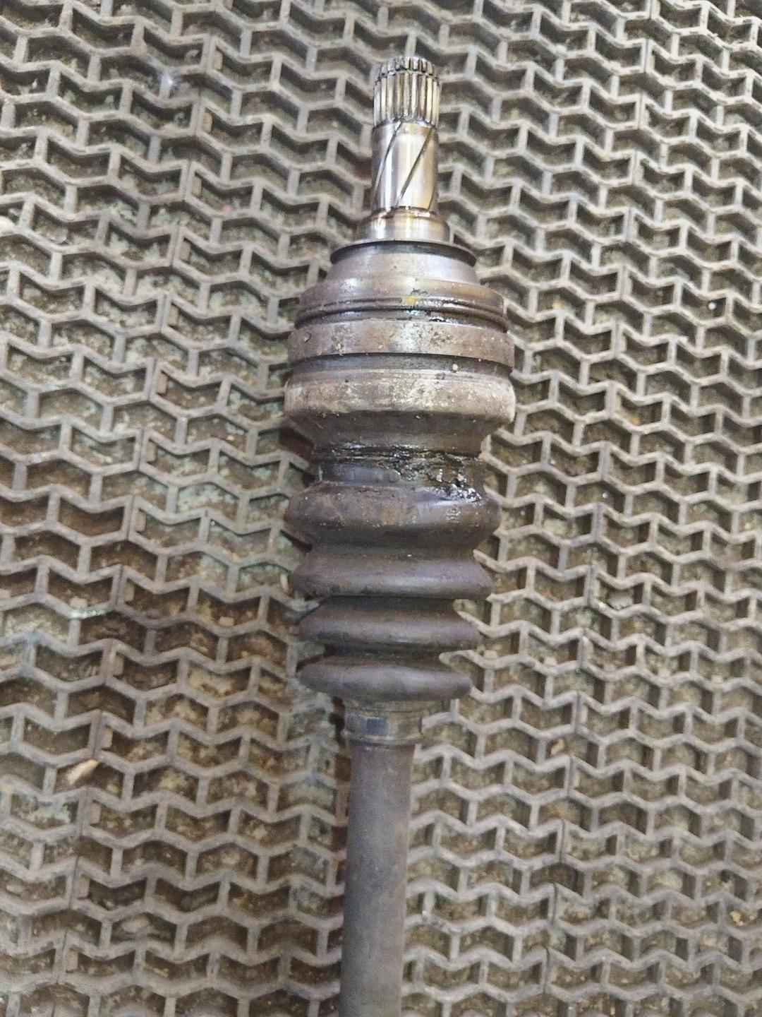 Полуось передняя правая (приводной вал, ШРУС) M5E2R3 Opel Astra купить в магазине запчастей бу