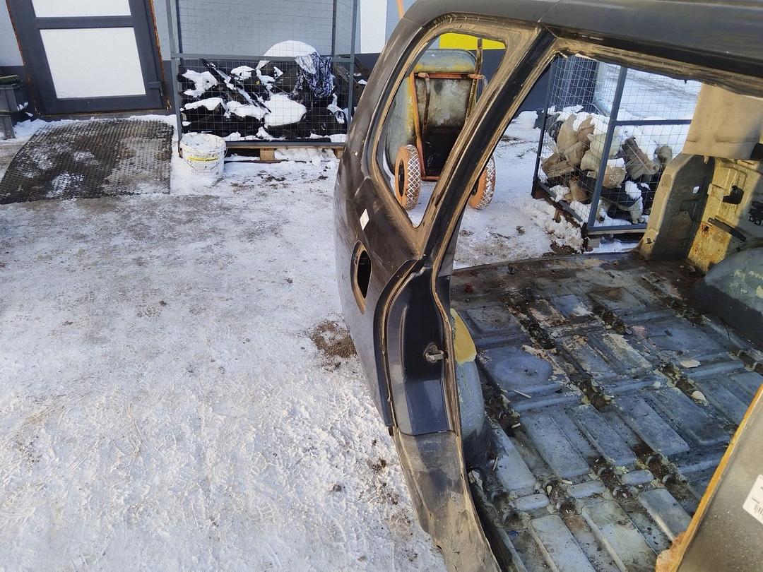 Крыло заднее правое W8T9Z2 Renault Espace купить в магазине запчастей бу