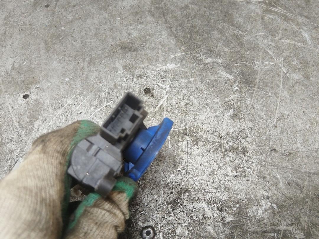 Моторчик заслонки печки X4WZUB Audi A4 купить в магазине запчастей бу