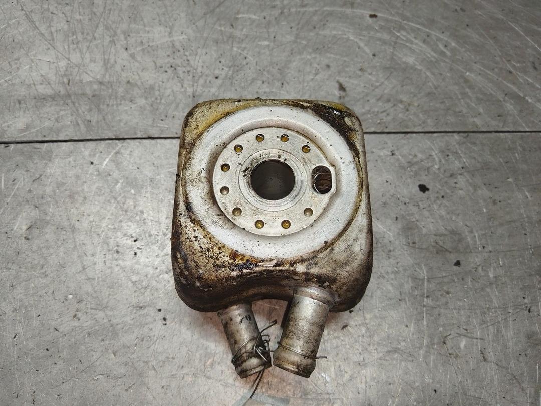 Теплообменник масляного фильтра TGKBA2 Volkswagen Passat купить с доставкой