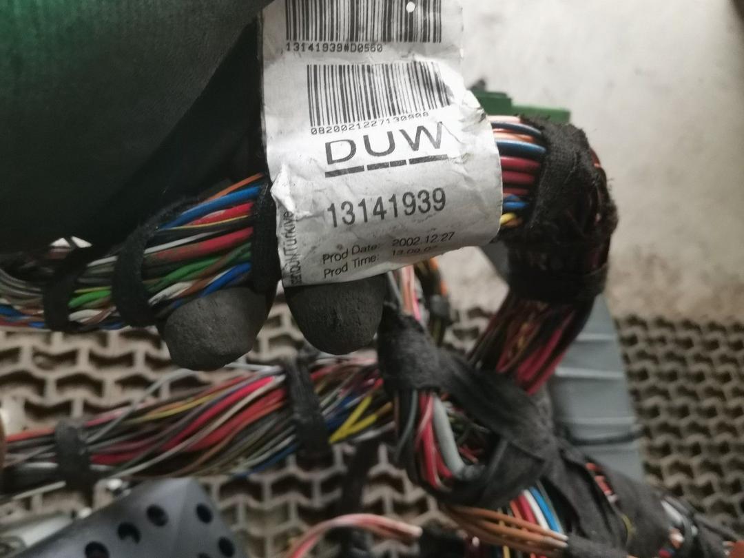 Проводка салона U4I0HE Opel Zafira - Фото 16