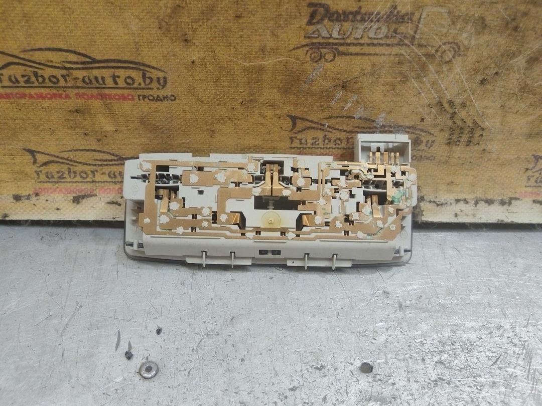 Фонарь салона (плафон) Y0C1NW Renault Laguna - Фото 2