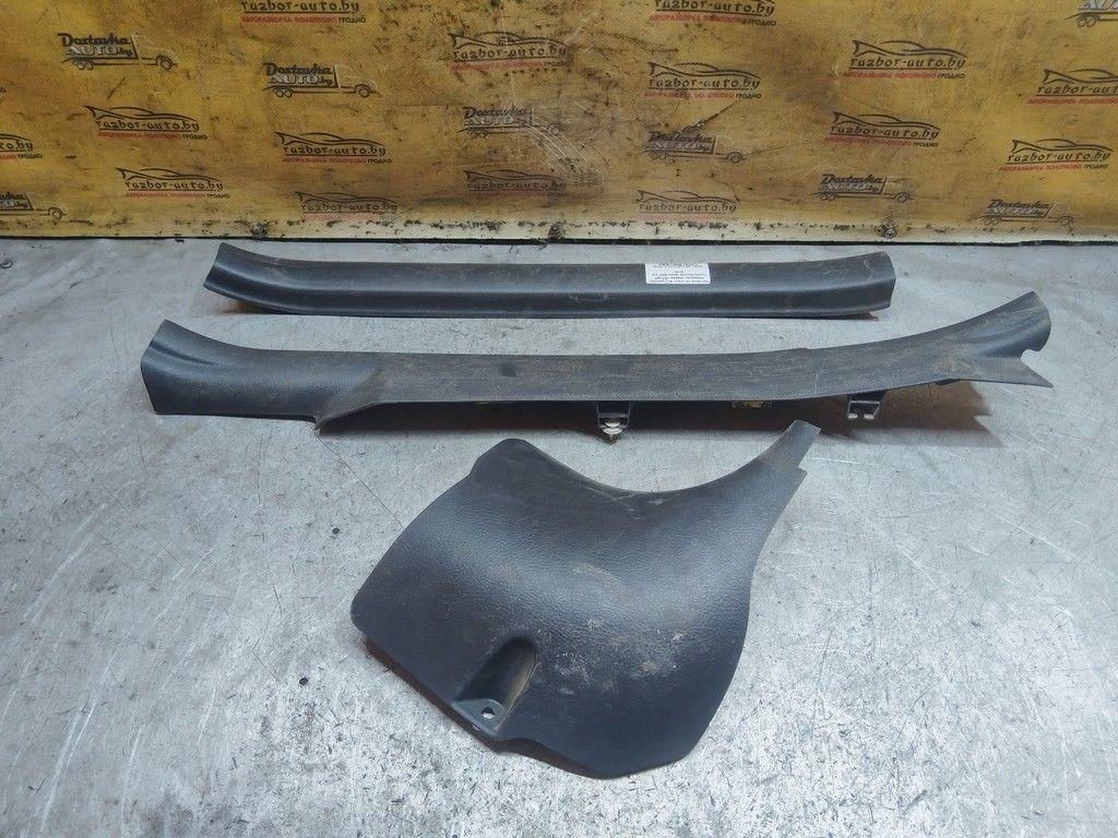 Накладка на порог внутренняя передняя правая V5TJGP Toyota Corolla Verso - Фото 2